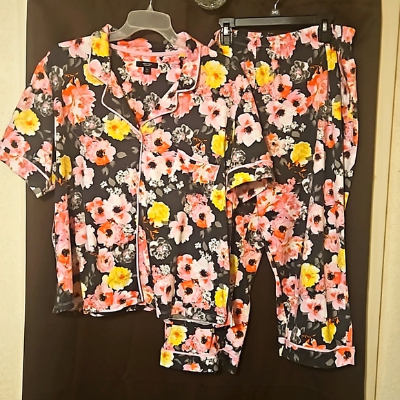 Vera Wang Other - Simply Vera Wang pj set